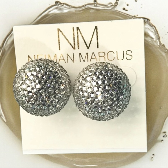 🆕 Pave Earrings Neiman Marcus - Picture 1 of 5